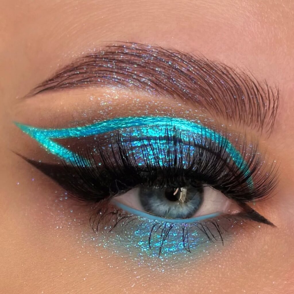 aquamarine eyes