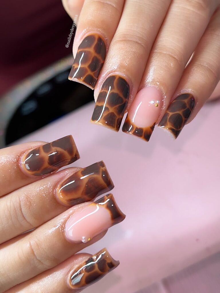 Μανικουρ με Tortoiseshell effect