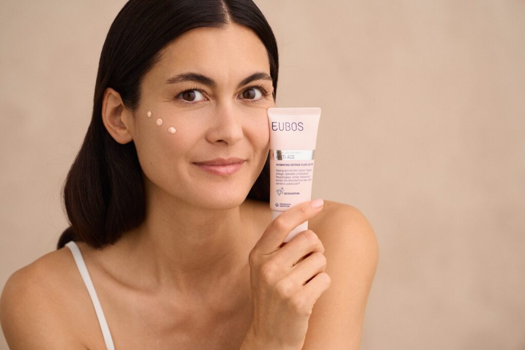 EUBOS Anti-Age Hyaluron Hydrating Defence Fluid SPF 30 