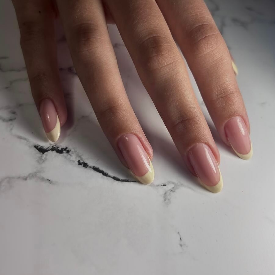 butter french Νυχια - Instagram: @naca_nails_