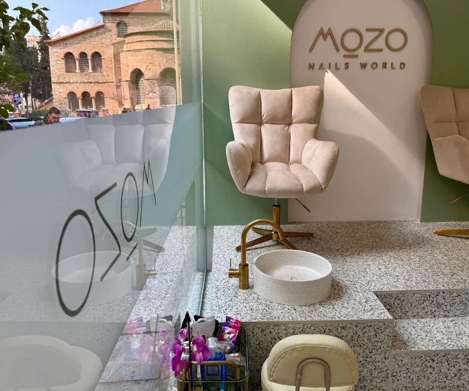 MOZO NAILS WORLD